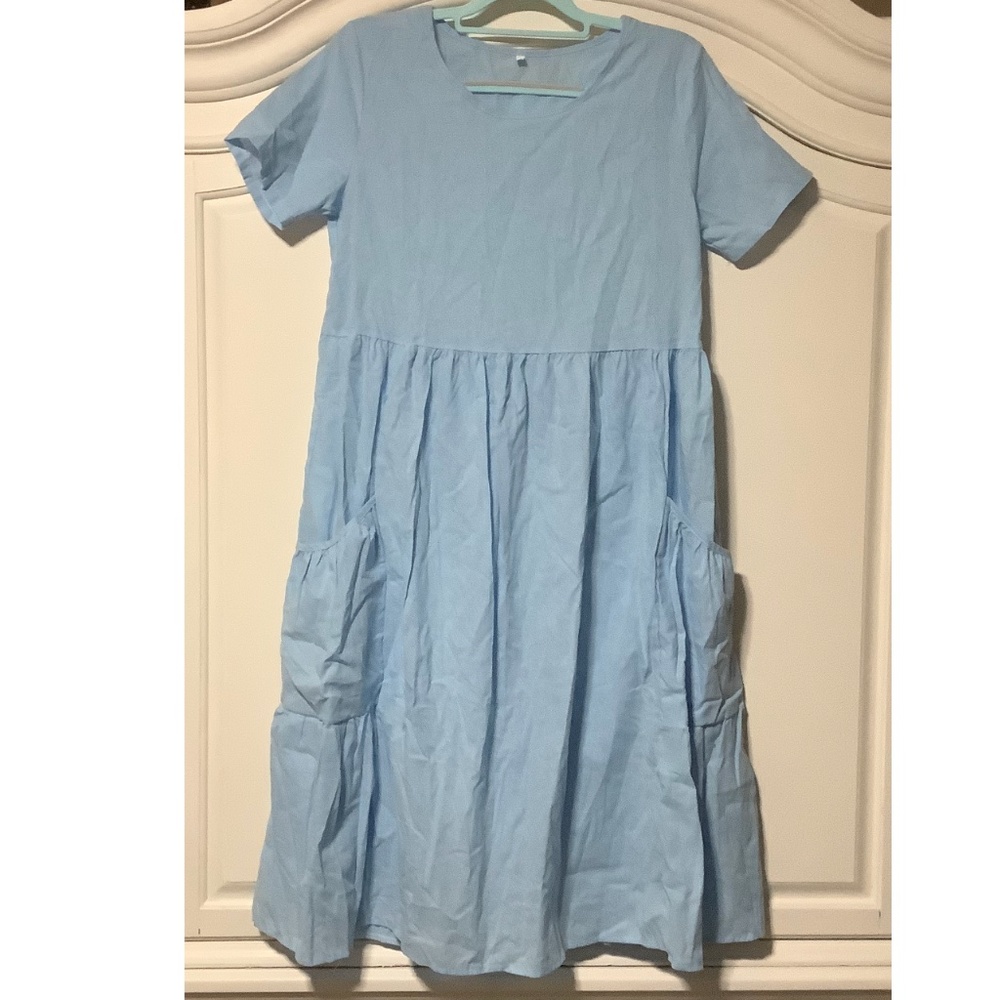 New baby blue ladies Medium dress, large roomy pockets, perfect for summer